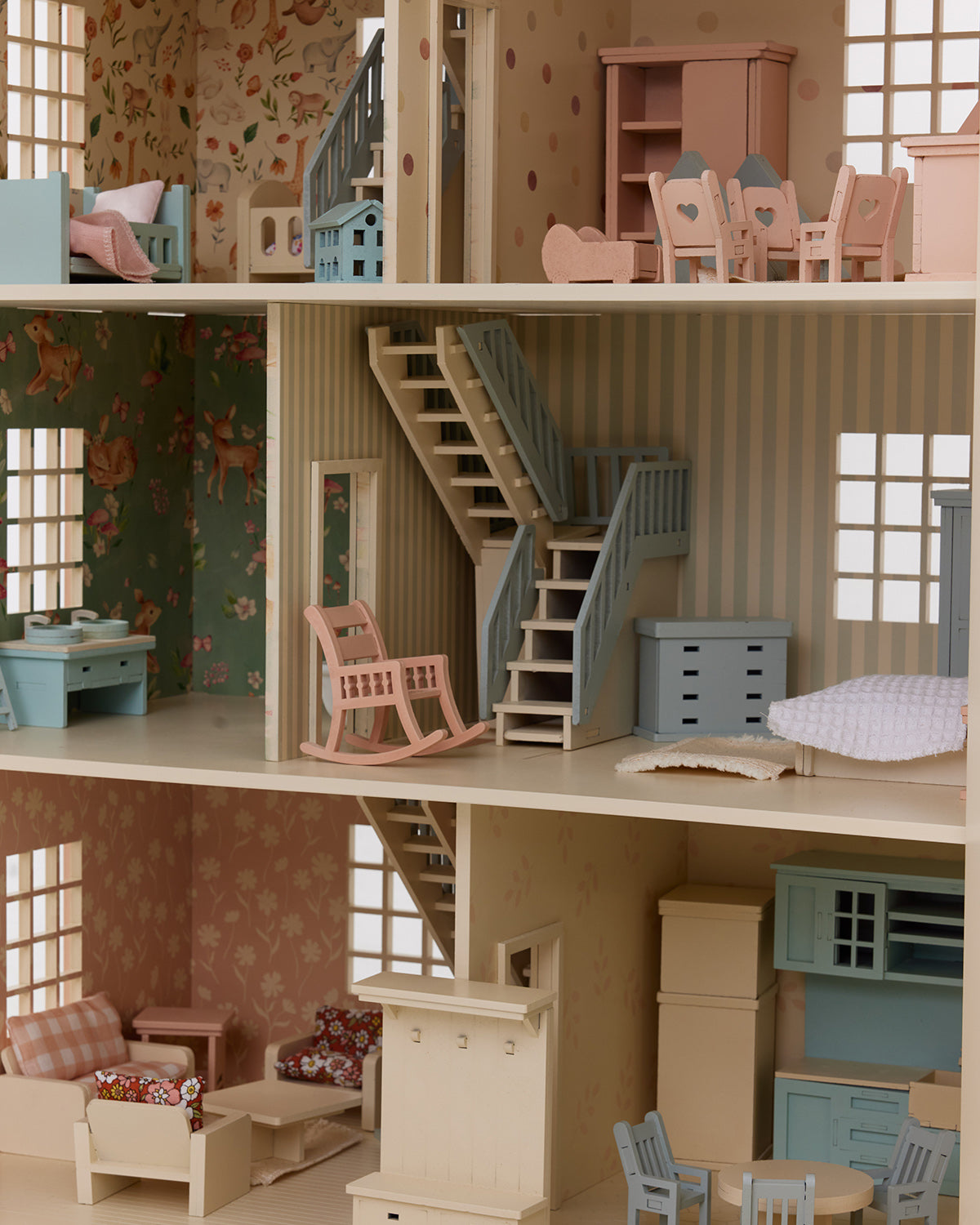 House of London – 4-Storey London Dollhouse