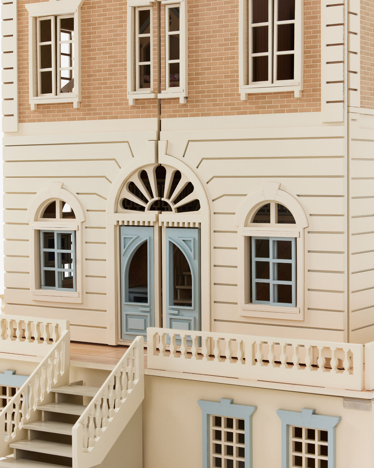 House of New York - Giant Dollhouse