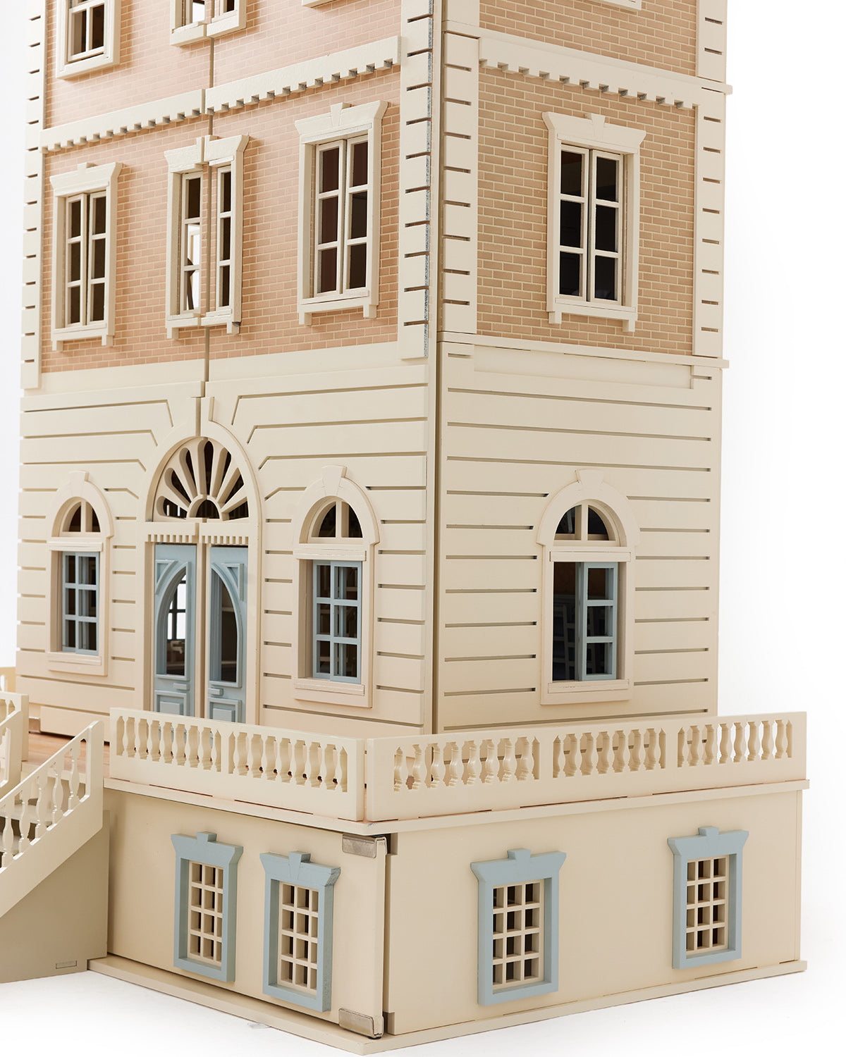 House of New York - Giant Dollhouse