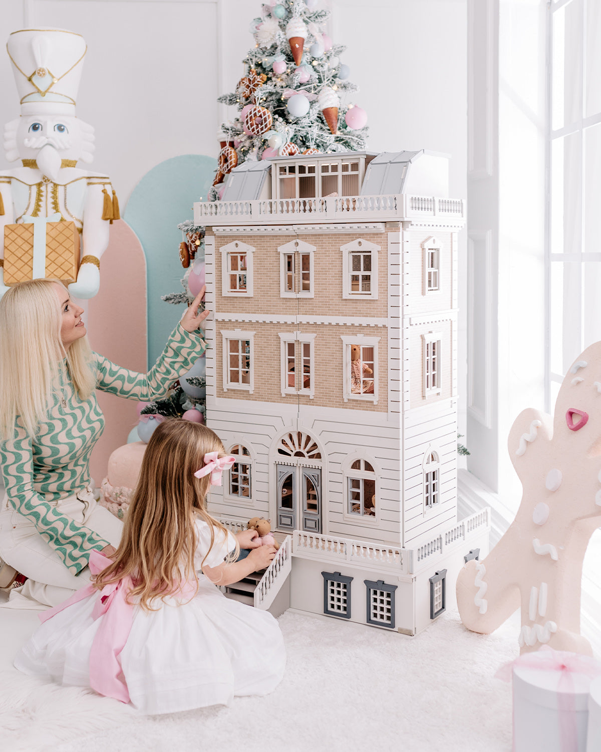 House of New York - Giant Dollhouse
