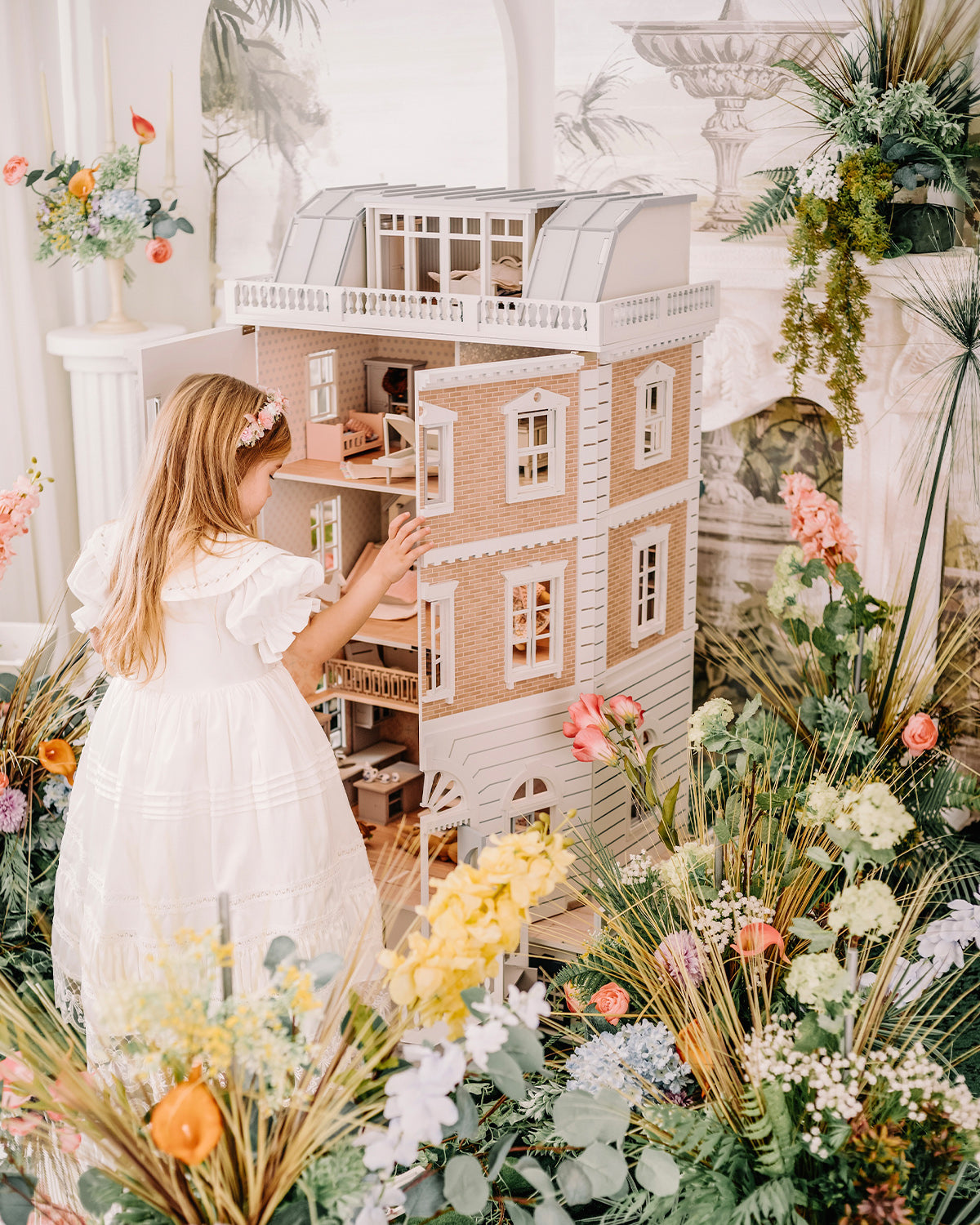 House of New York - Giant Dollhouse