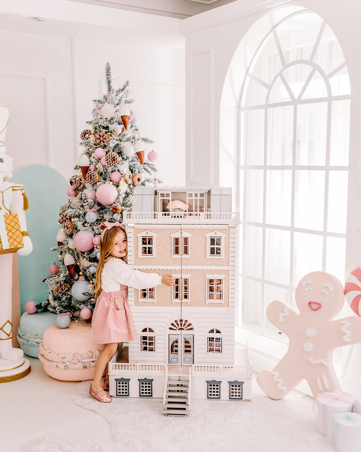 House of New York - Giant Dollhouse