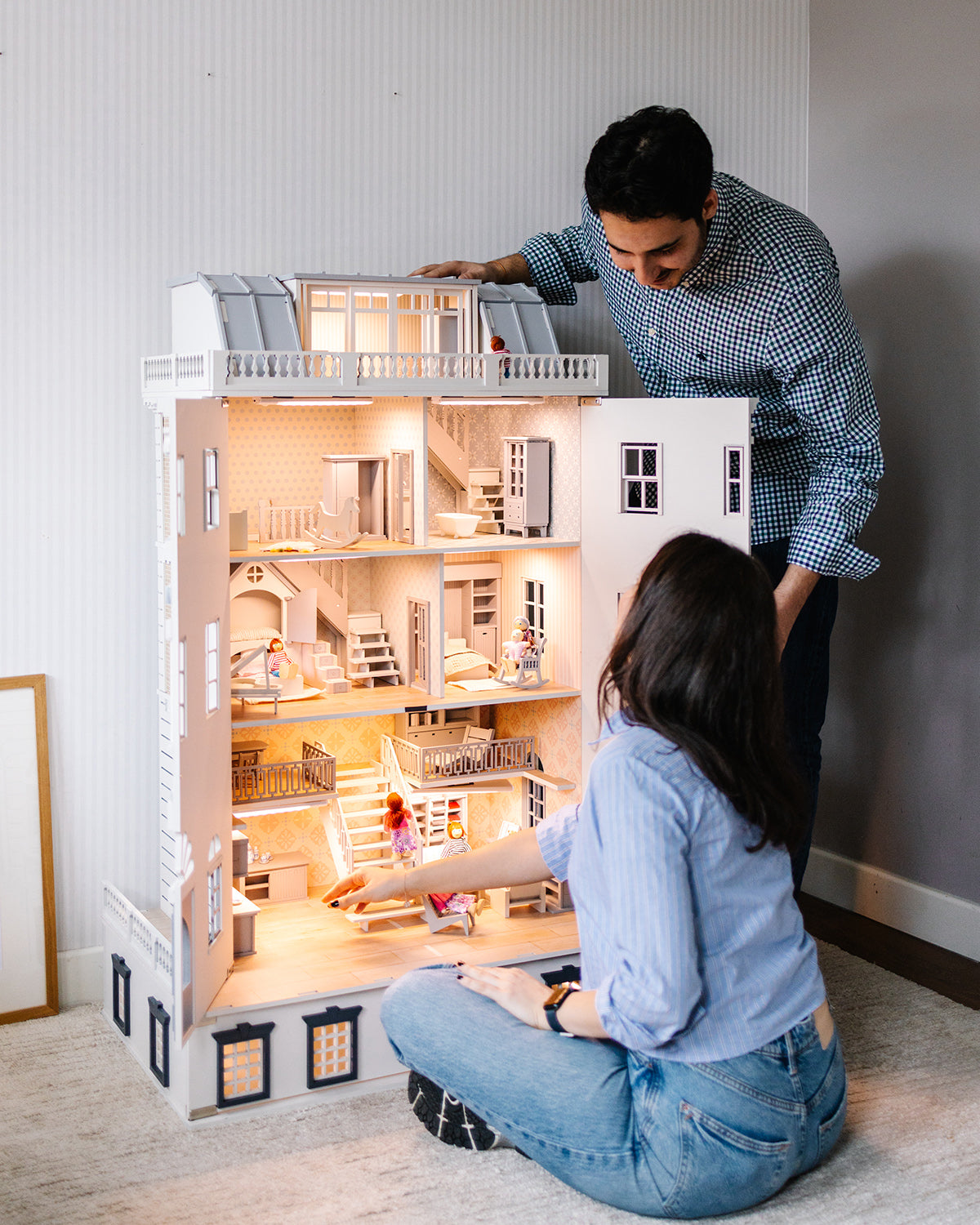 House of New York - Giant Dollhouse