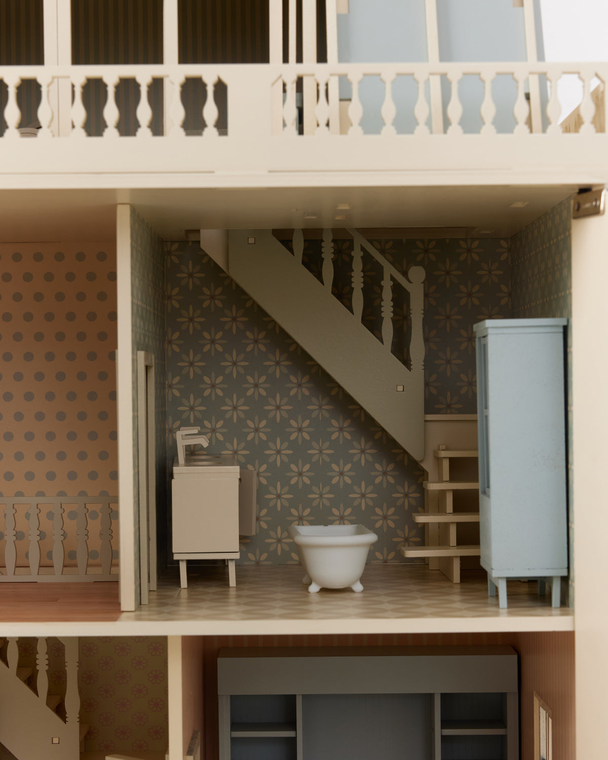 House of New York - Giant Dollhouse