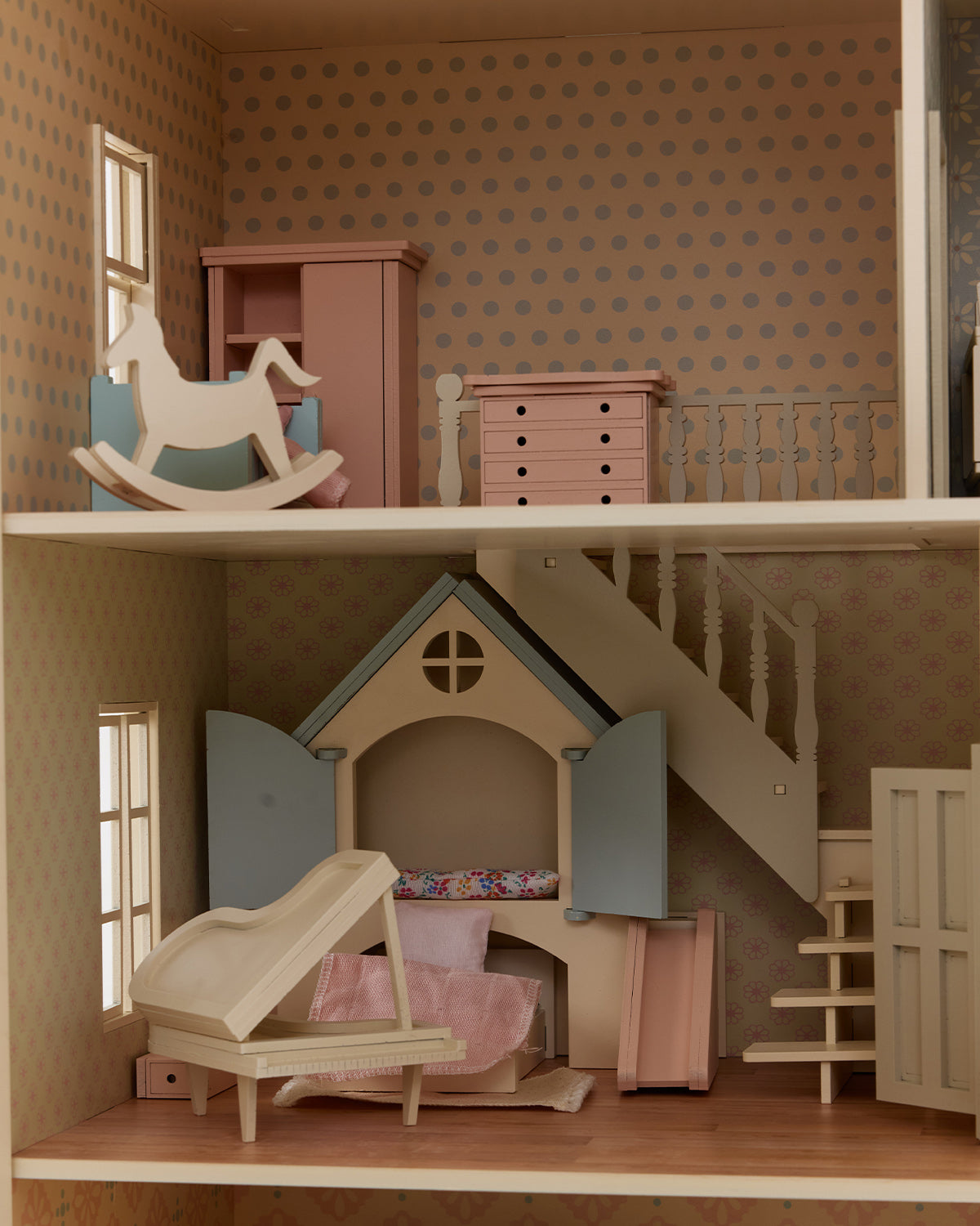House of New York - Giant Dollhouse