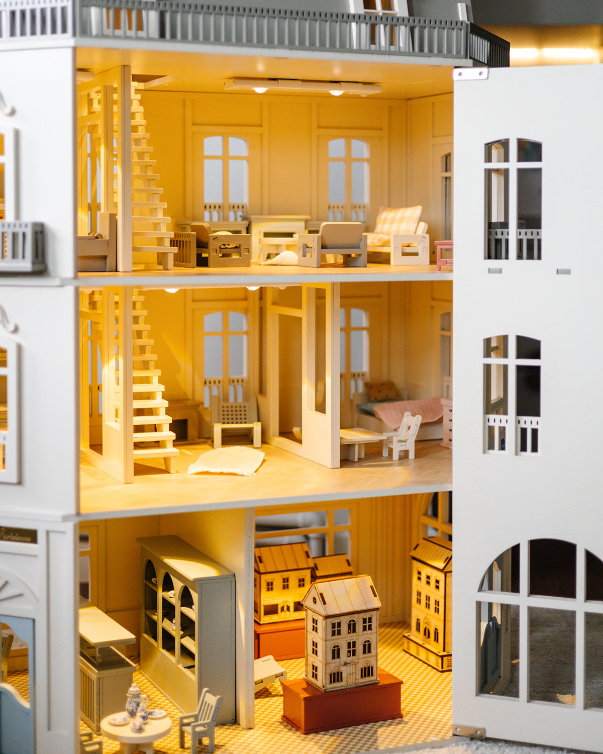 House of Paris Luxury Dollhouse – A Tale of Parisian Magic