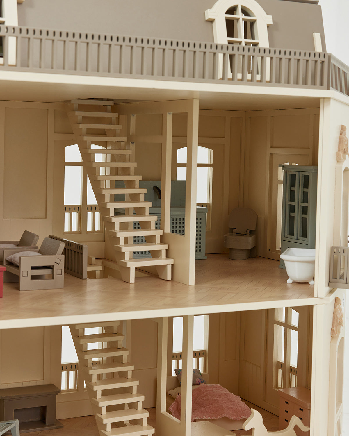 House of Paris Luxury Dollhouse – A Tale of Parisian Magic