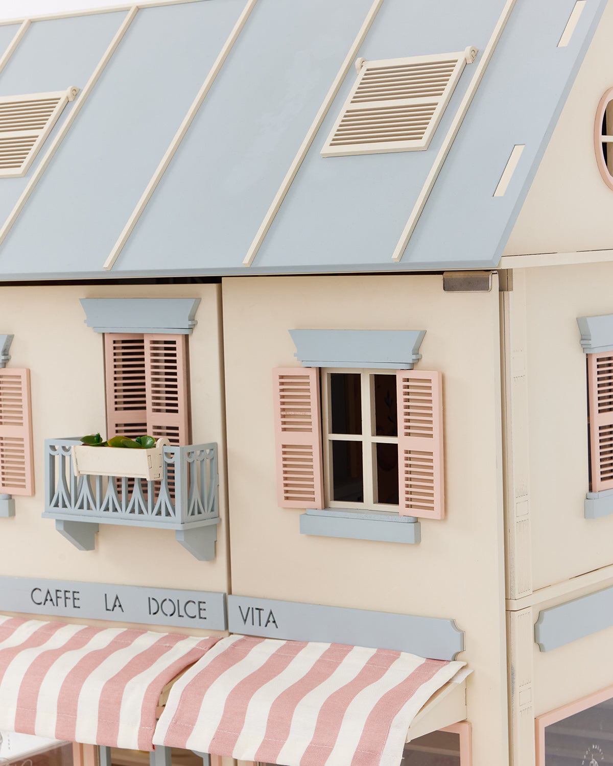 House of Rome – Italian Style Dollhouse with Café & Bakery