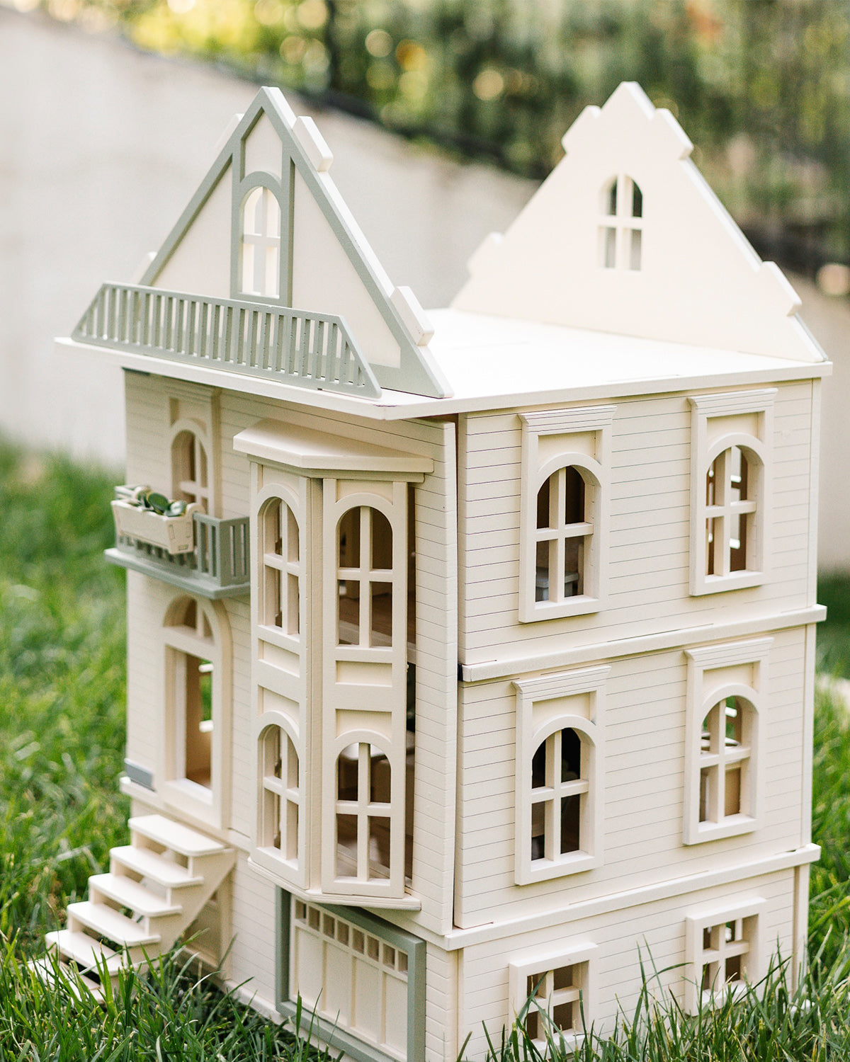 House of San Francisco – Luxury Wooden Dollhouse for Timeless Play