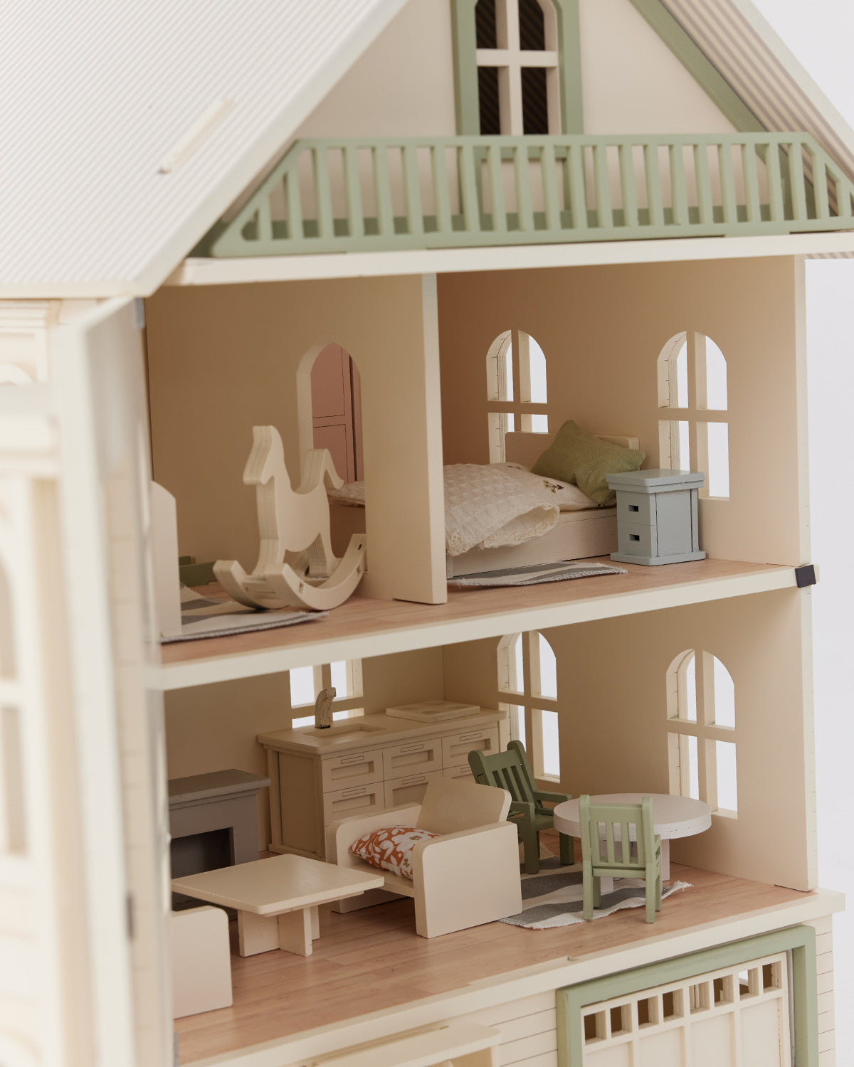 House of San Francisco – Luxury Wooden Dollhouse for Timeless Play