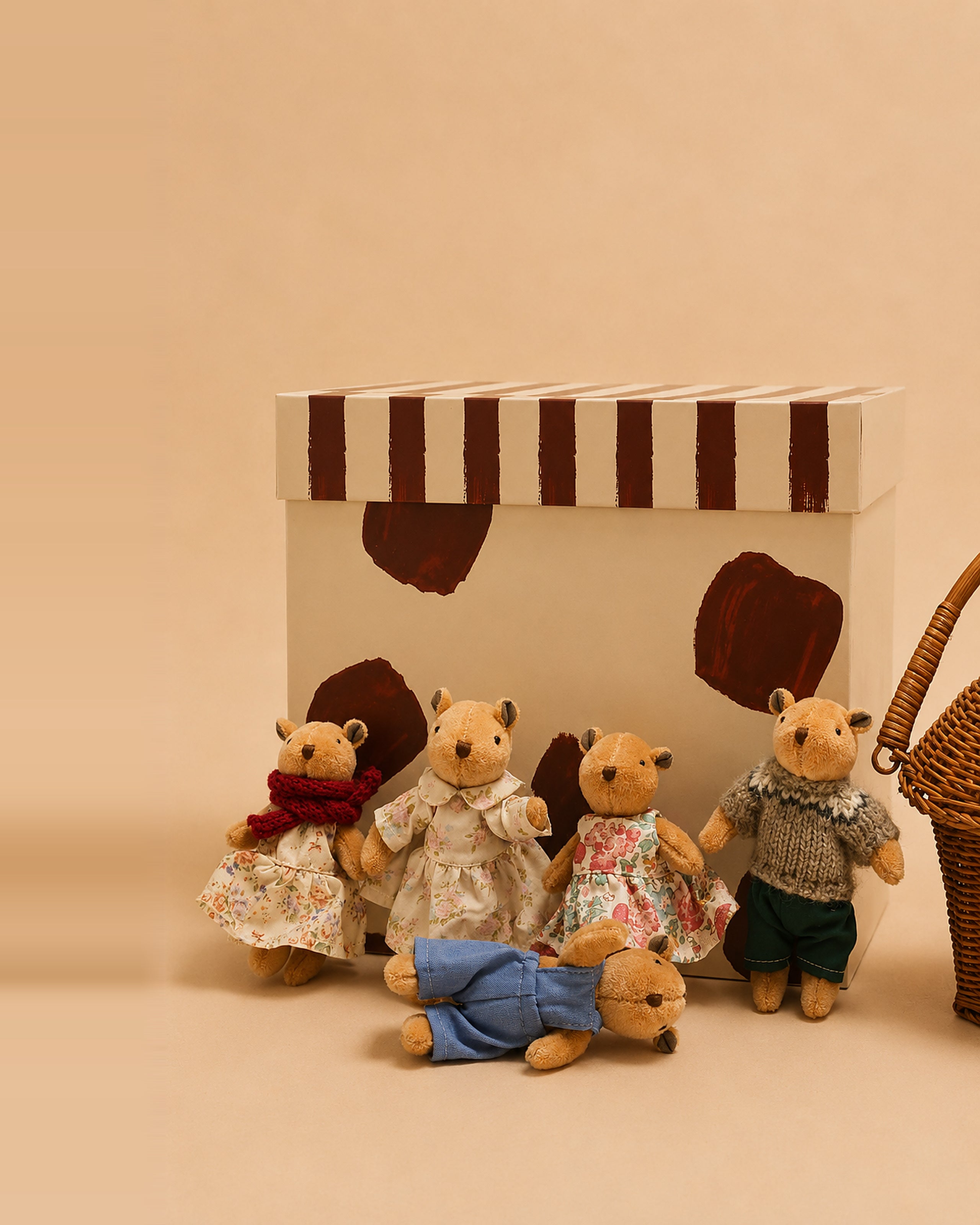 The Thompson Family bear dolls with their shop-style gift box packaging.