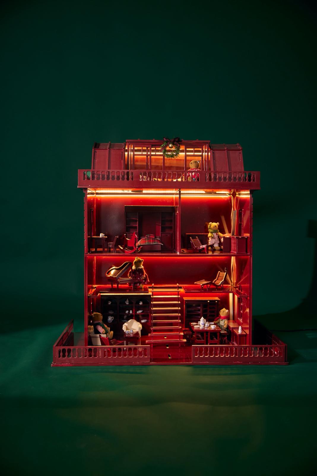 christmas decoration dollhouse