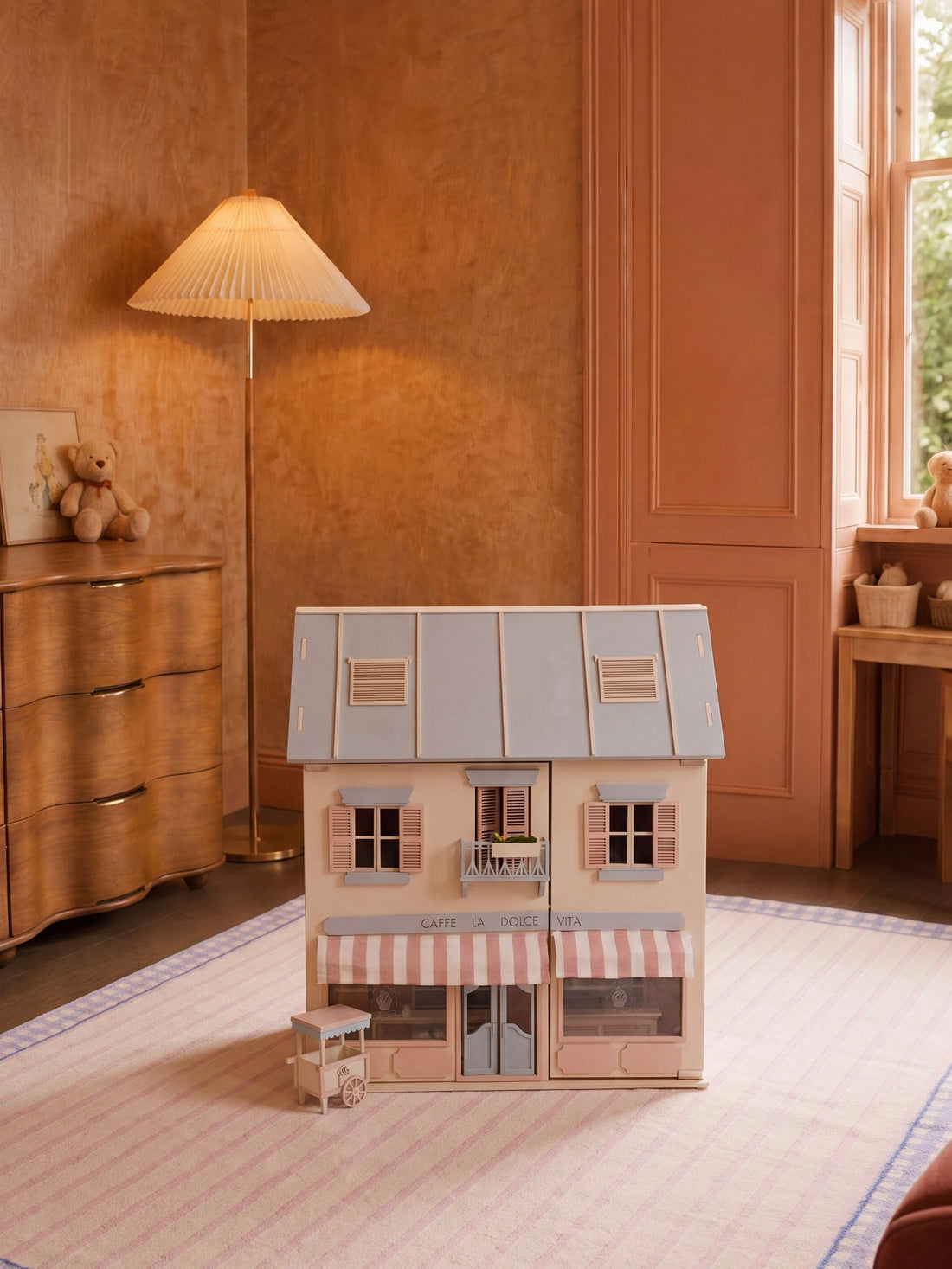 Maison de Rome – Maison de poupée de style italien avec café et boulangerie