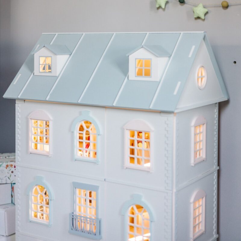 Christmas Dollhouse: The Perfect Holiday Gift for Your Little One