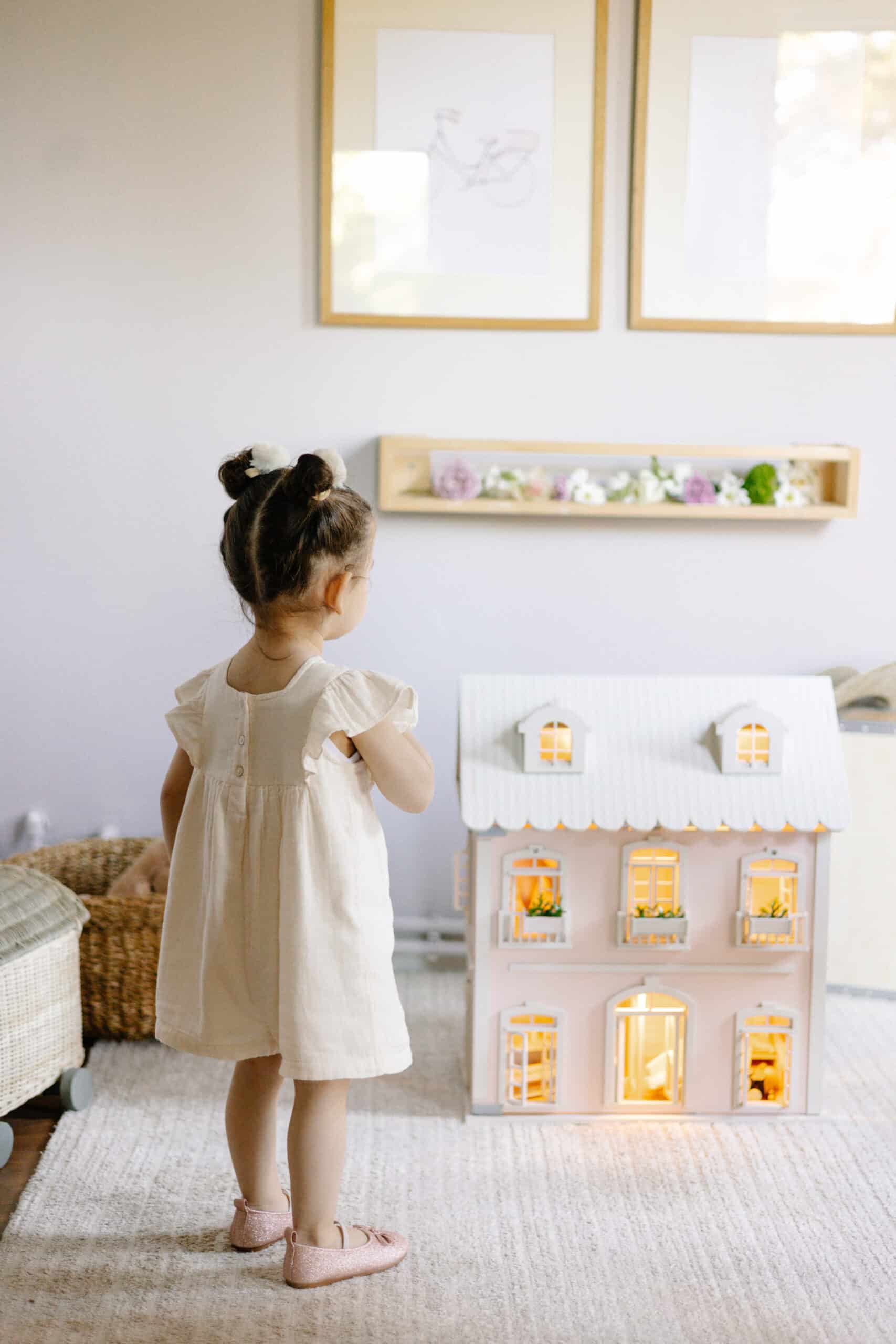 Wooden vs. Plastic Dollhouses: The Best Choice for Eco-Friendly Play